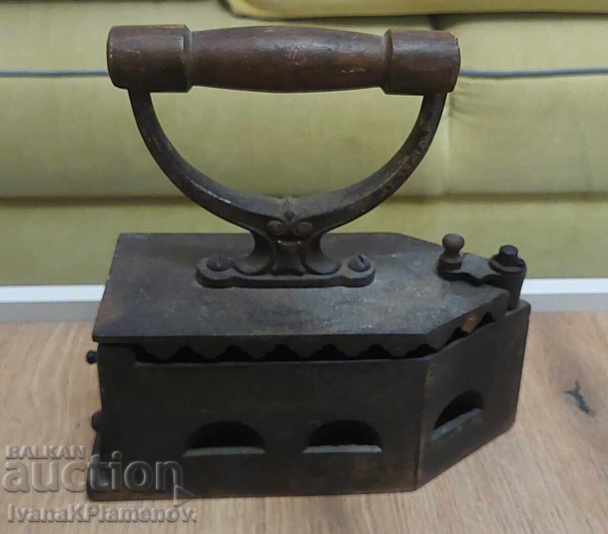 Σίδερο ρούχων vintage για συλλέκτες