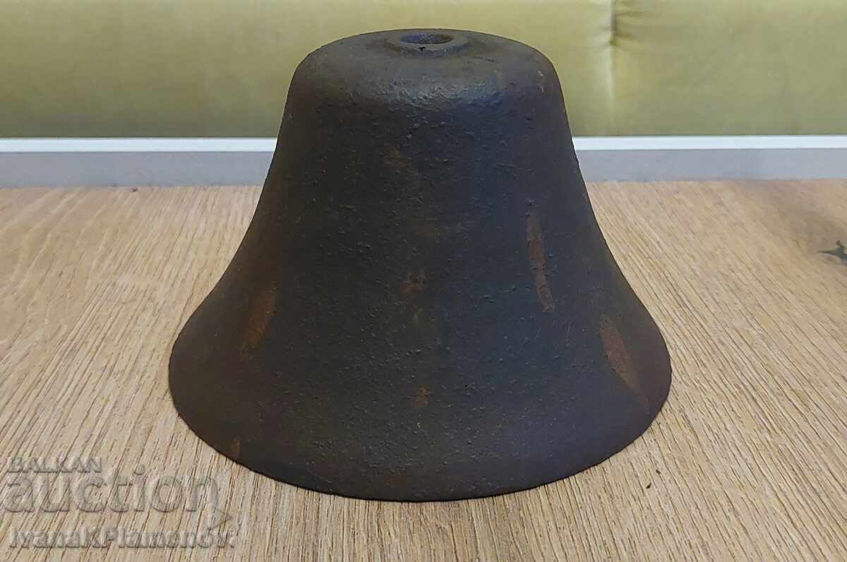 Clopot vintage metalic pentru colecționari cu preț € 30.00 | 58.67 BGN Clopot vintage metalic pentru colecționari cu preț € 30.00 | 58.67 BGN