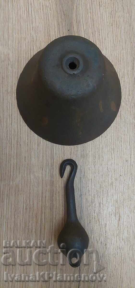 Licitație Clopot vintage metalic pentru colecționari Licitație Clopot vintage metalic pentru colecționari