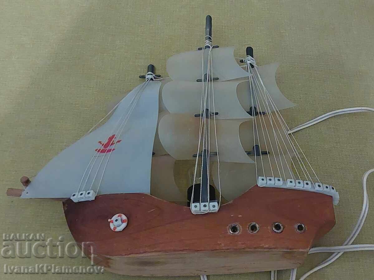 Аукцион Лампа кораб ретро за ценители Аукцион Лампа кораб ретро за ценители