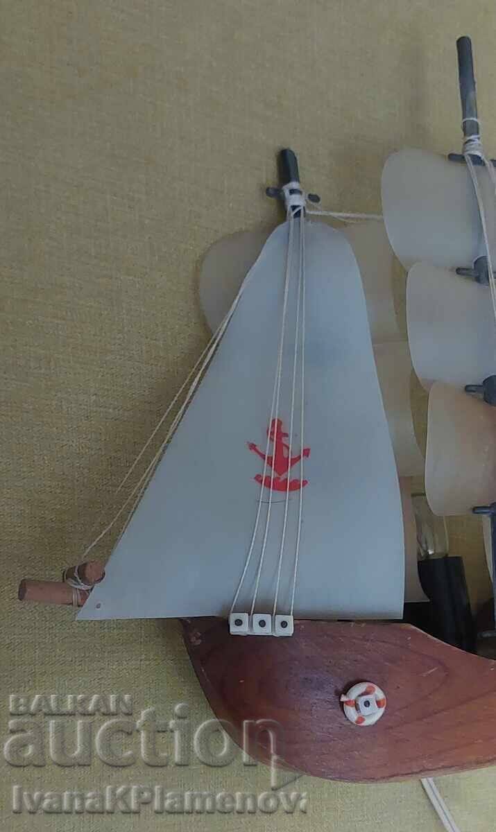 Livrarea Lampă de navă retro pentru colecționari Livrarea Lampă de navă retro pentru colecționari