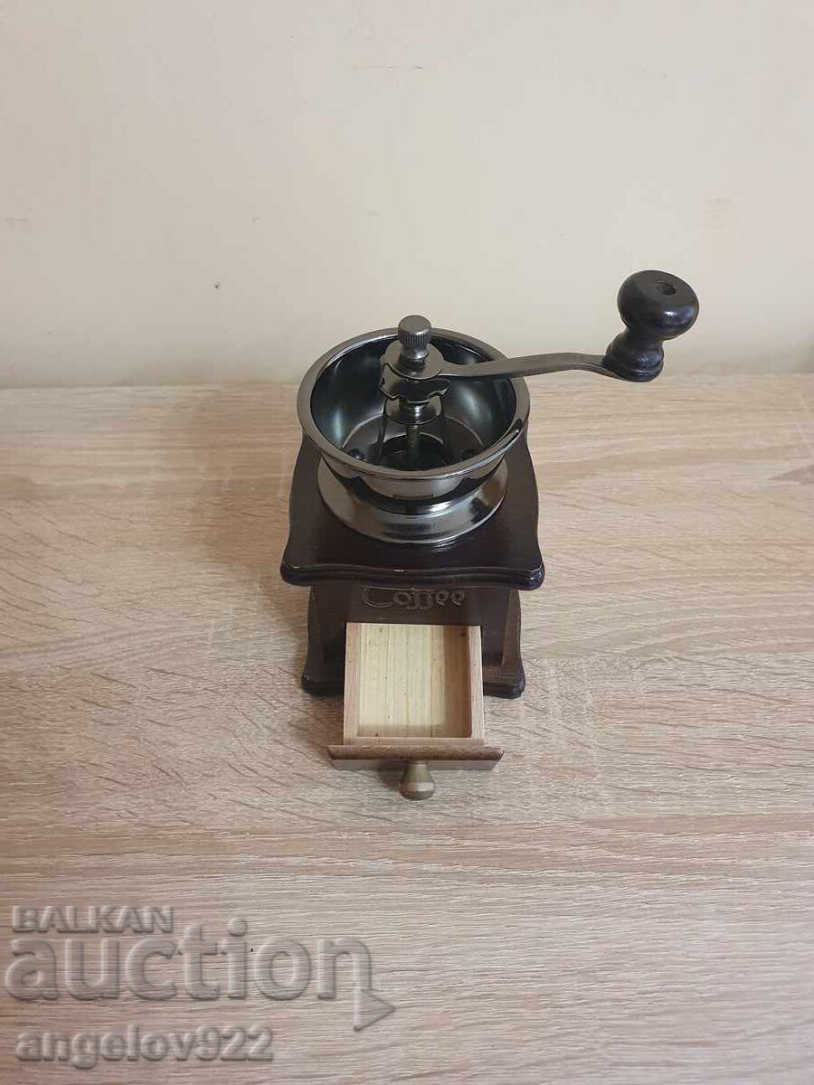 Rasnita de cafea vintage!!! cu preț 0.01 BGN | € 0.01