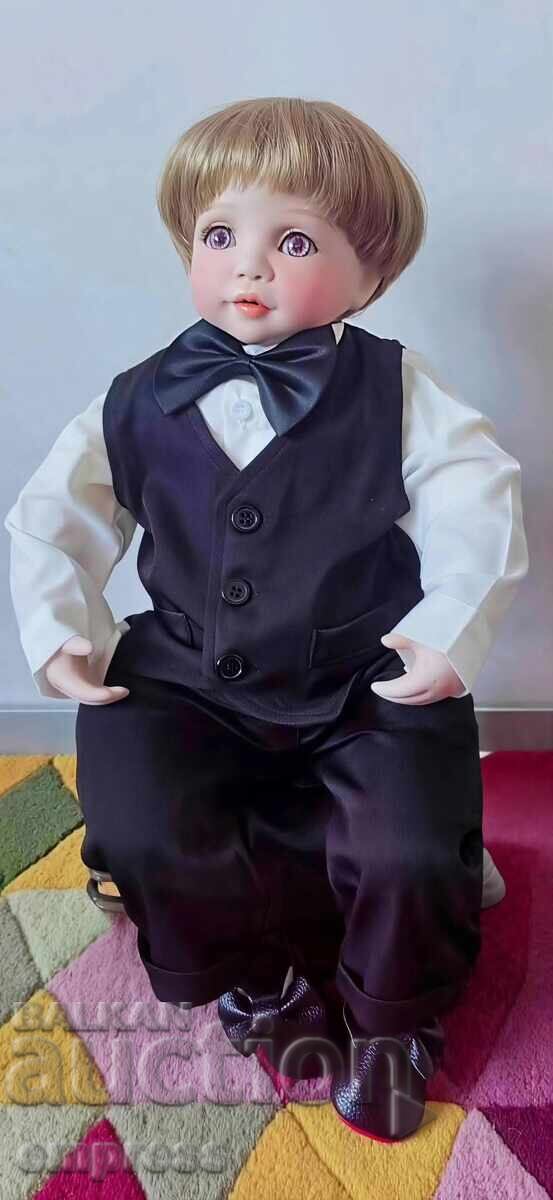 Παράδοση Κούκλα πορσελάνης Celia Παράδοση Κούκλα πορσελάνης Celia