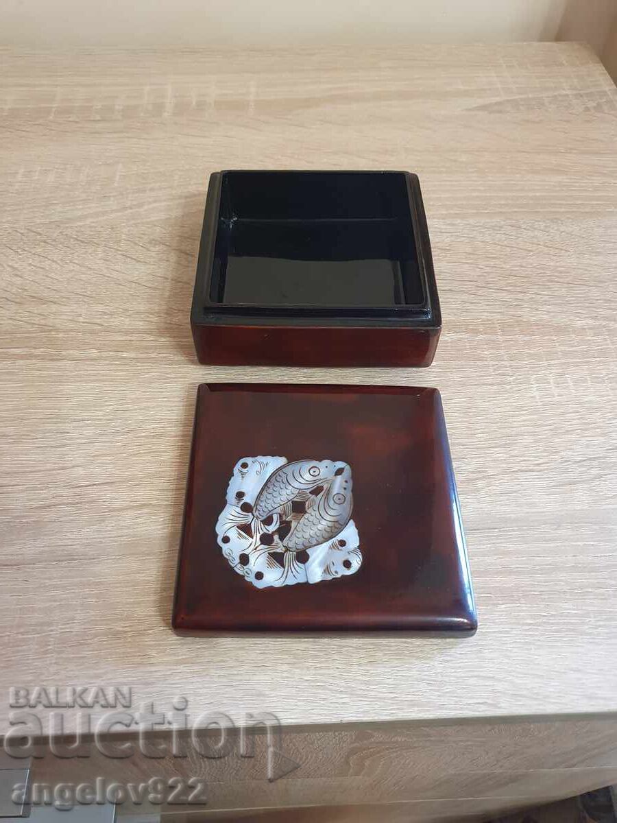 Vintage wooden jewelry box with mother-of-pearl!!! with price 0.01 BGN | € 0.01