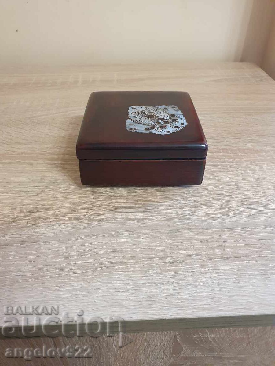 Delivery of Vintage wooden jewelry box with mother-of-pearl!!!
