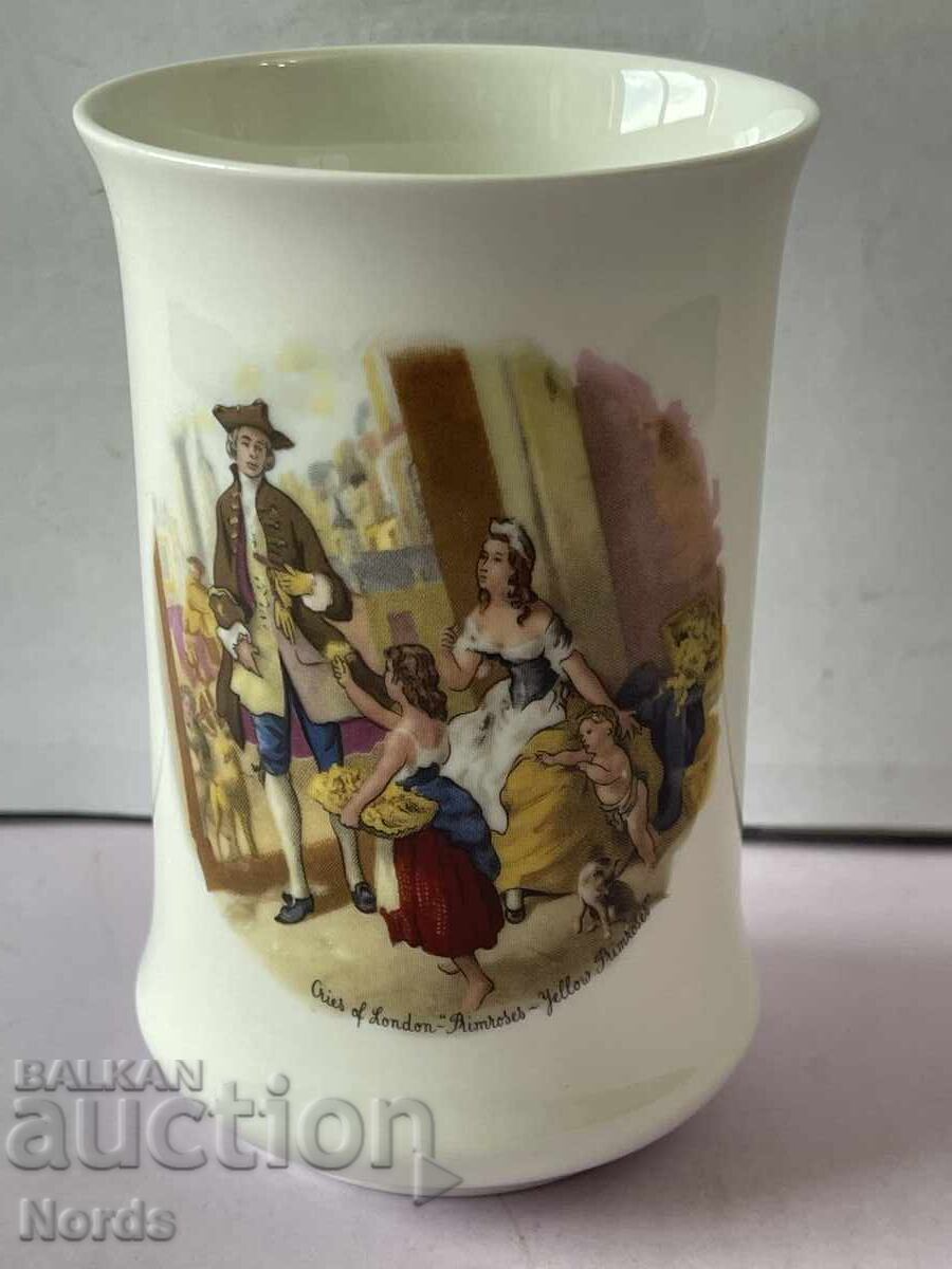 O cană frumoasă din porțelan cu preț 6.50 BGN | € 3.32 O cană frumoasă din porțelan cu preț 6.50 BGN | € 3.32