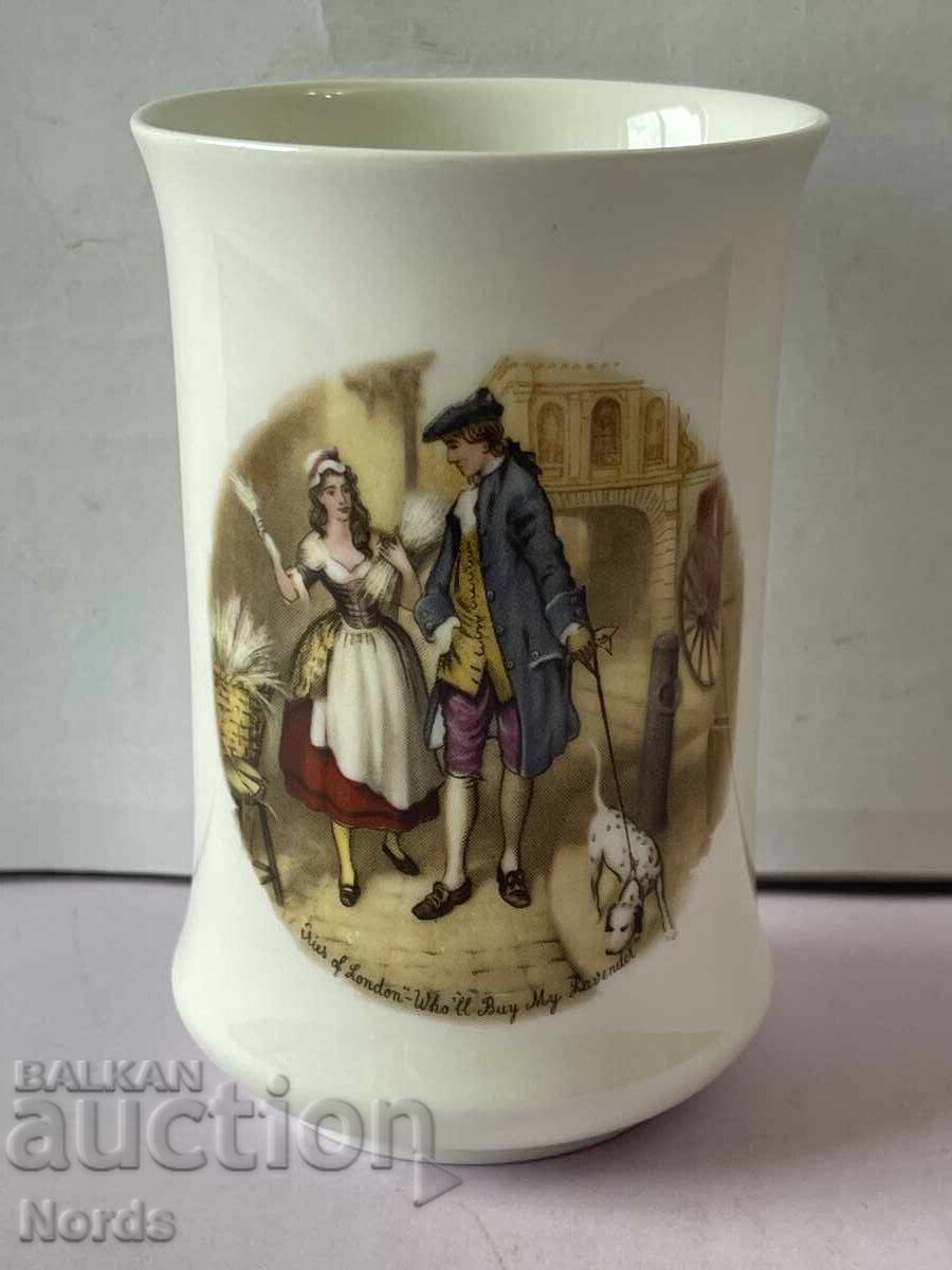 O cană frumoasă din porțelan O cană frumoasă din porțelan