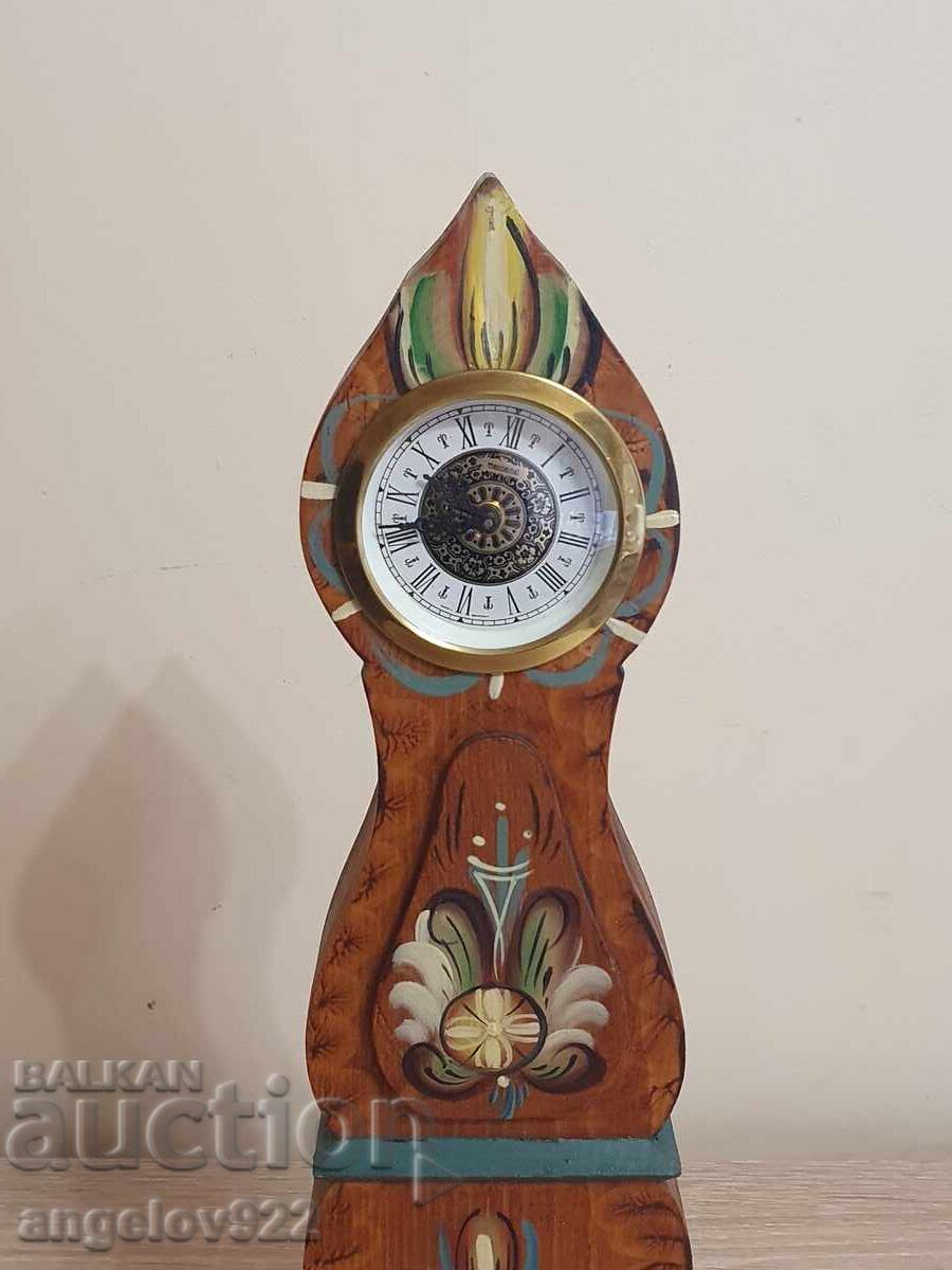 Beautiful German desk clock WORKING!!! with price 13.00 BGN | € 6.65 Beautiful German desk clock WORKING!!! with price 13.00 BGN | € 6.65