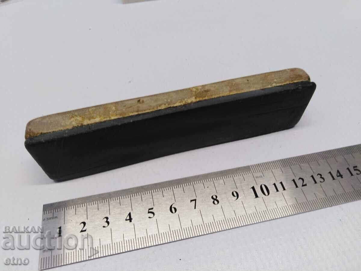 OLD BELGIUM, BRUS, SHARPENER, WHETSTONE FOR SHARPENING KNIVES, RAZOR with price 15.00 BGN | € 7.67 OLD BELGIUM, BRUS, SHARPENER, WHETSTONE FOR SHARPENING KNIVES, RAZOR with price 15.00 BGN | € 7.67