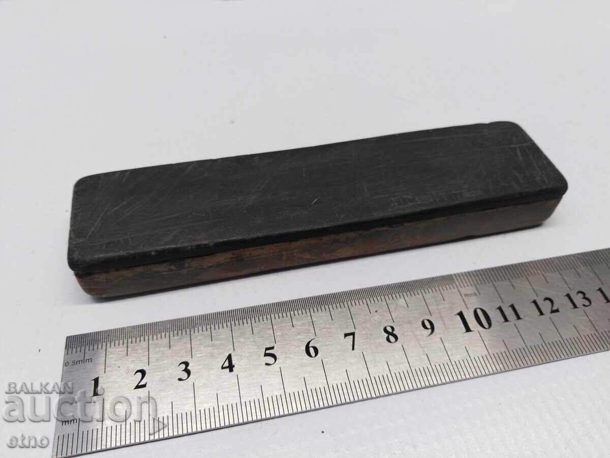Auction OLD BELGIUM, BRUS, SHARPENER, WHETSTONE FOR SHARPENING KNIVES, RAZOR Auction OLD BELGIUM, BRUS, SHARPENER, WHETSTONE FOR SHARPENING KNIVES, RAZOR