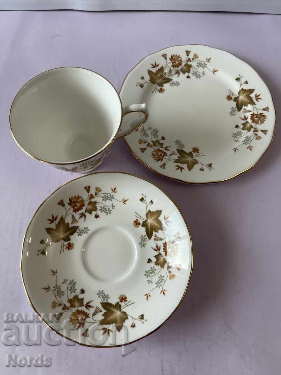 Доставка на Colclough Английски троен сет за чай Доставка на Colclough Английски троен сет за чай