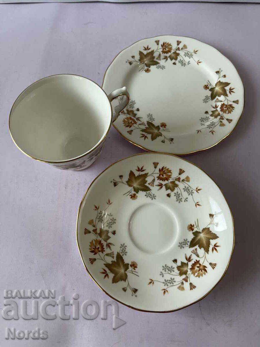 Доставка на Colclough Английски троен сет за чай Доставка на Colclough Английски троен сет за чай