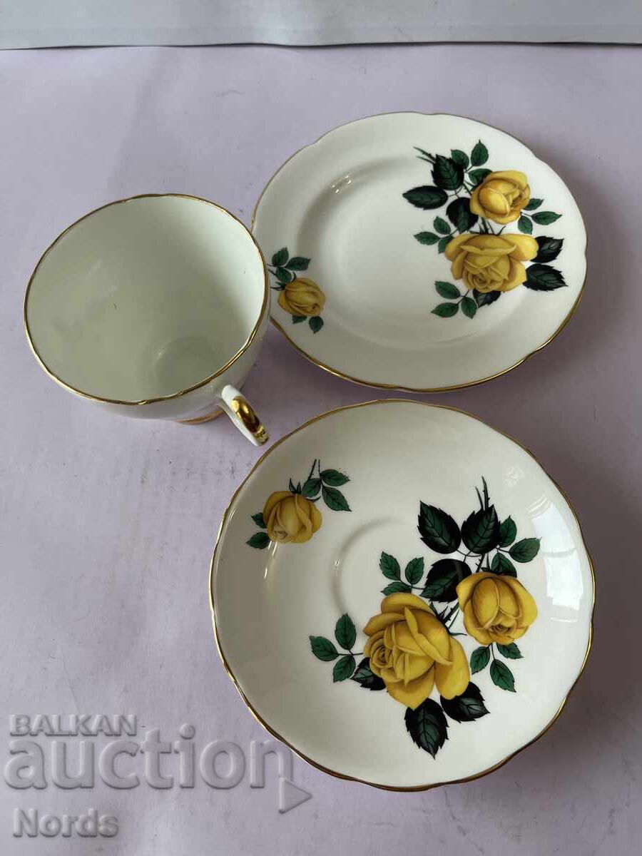 Livrarea Set de ceai triplu englezesc Livrarea Set de ceai triplu englezesc