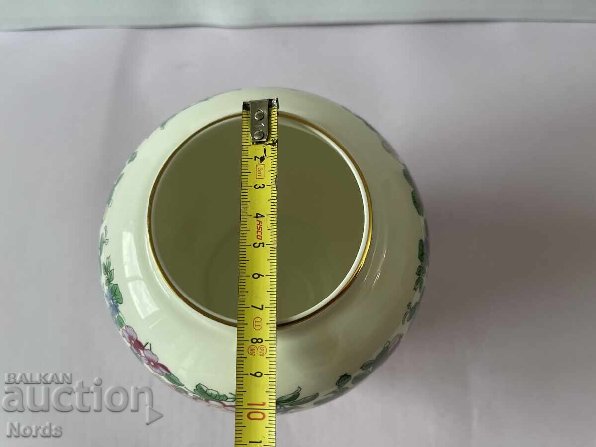 Licitație Staffordshire Vază englezească frumoasă Licitație Staffordshire Vază englezească frumoasă