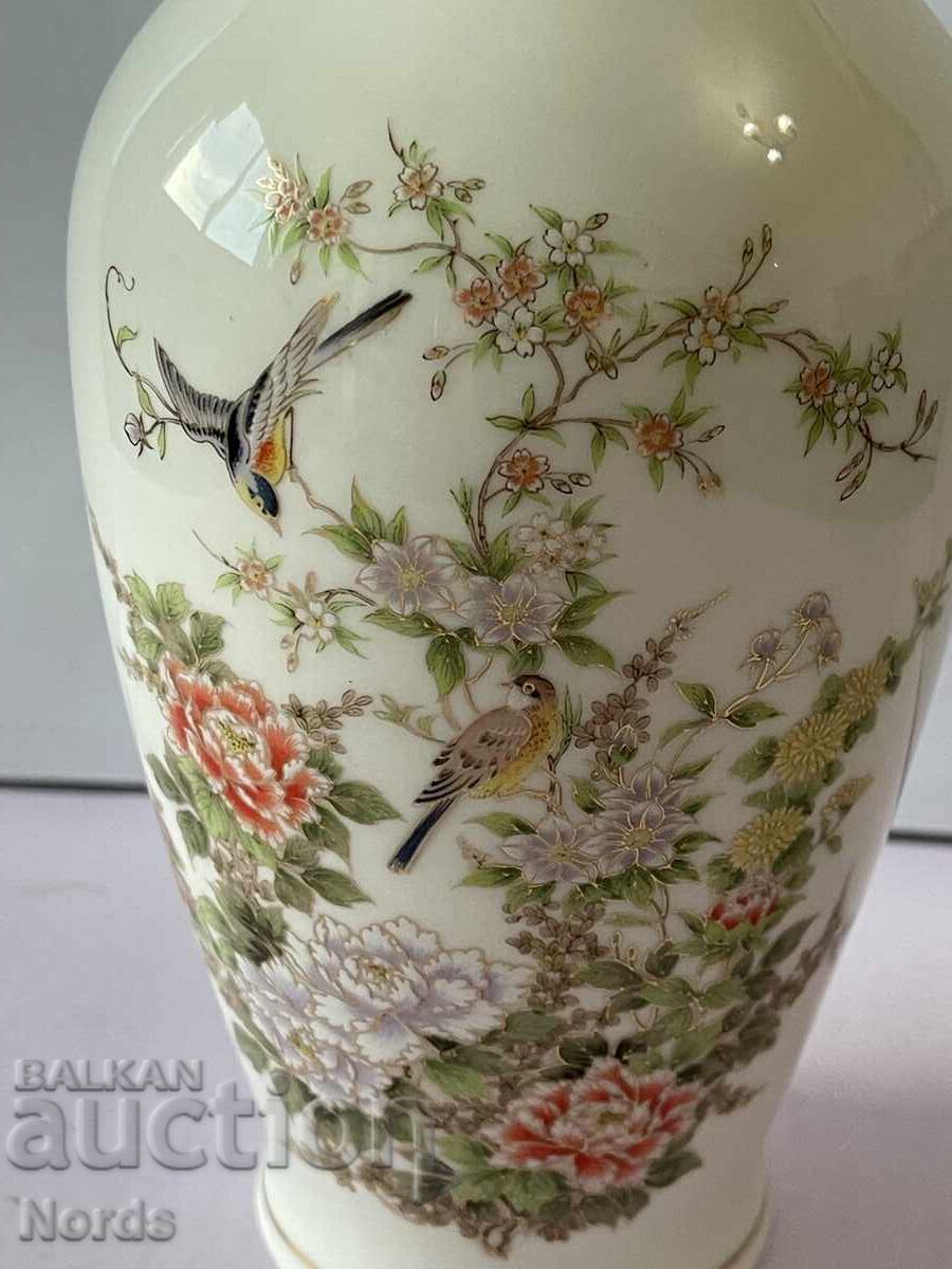 Красива японска ваза с цена 15.85 лв. | € 8.10 Красива японска ваза с цена 15.85 лв. | € 8.10