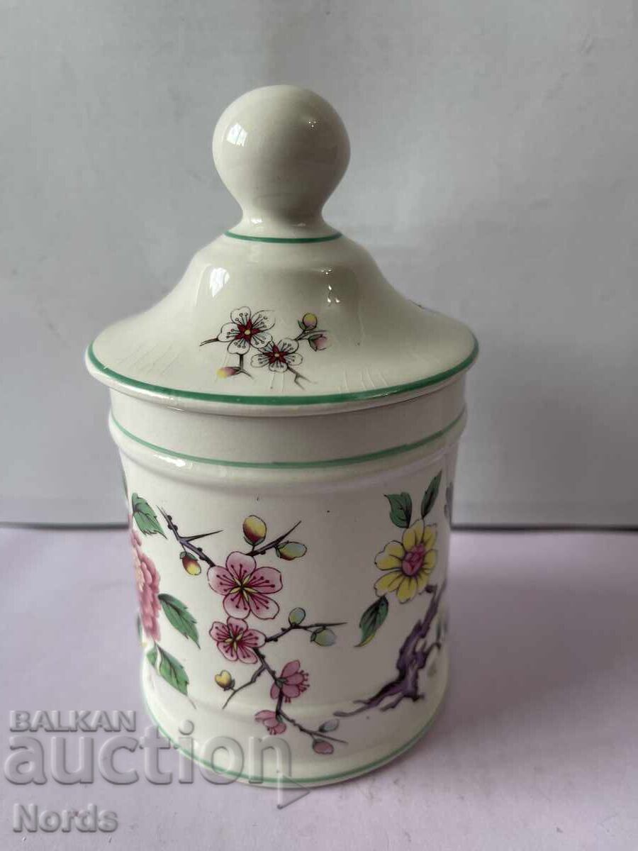 Vas de porțelan James Kent, marcat cu preț 9.75 BGN | € 4.99 Vas de porțelan James Kent, marcat cu preț 9.75 BGN | € 4.99