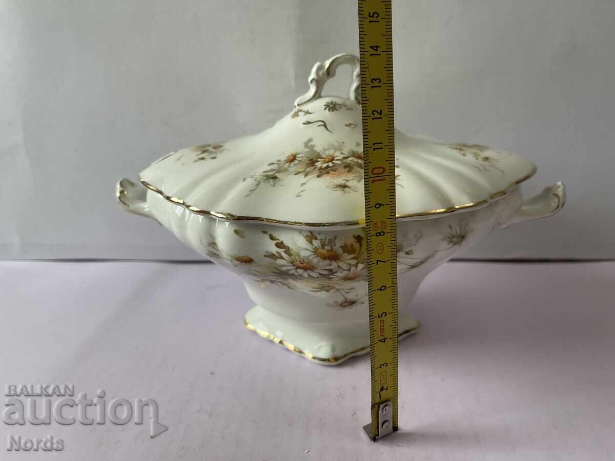 Un vas frumos din porțelan cu capac - 7 Un vas frumos din porțelan cu capac - 7