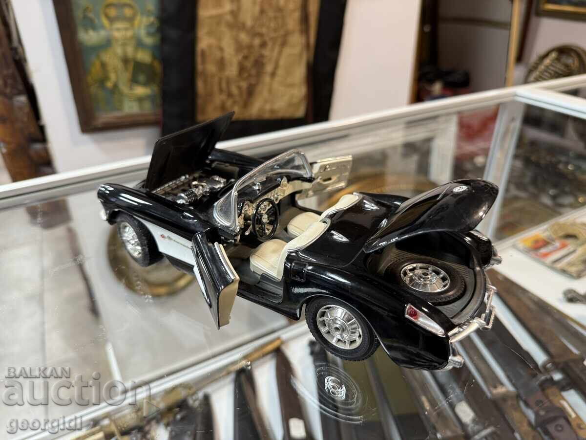 Metal car Burago - Chevrolet Corvette. No. 7646 - 5 Metal car Burago - Chevrolet Corvette. No. 7646 - 5