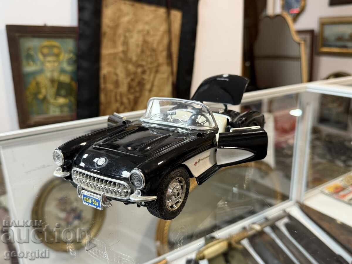 Metal car Burago - Chevrolet Corvette. No. 7646 - 7 Metal car Burago - Chevrolet Corvette. No. 7646 - 7