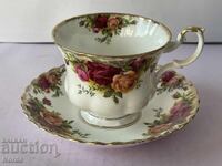 Royal Albert “Old Country Roses”