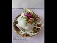 Royal Albert “Old Country Roses”