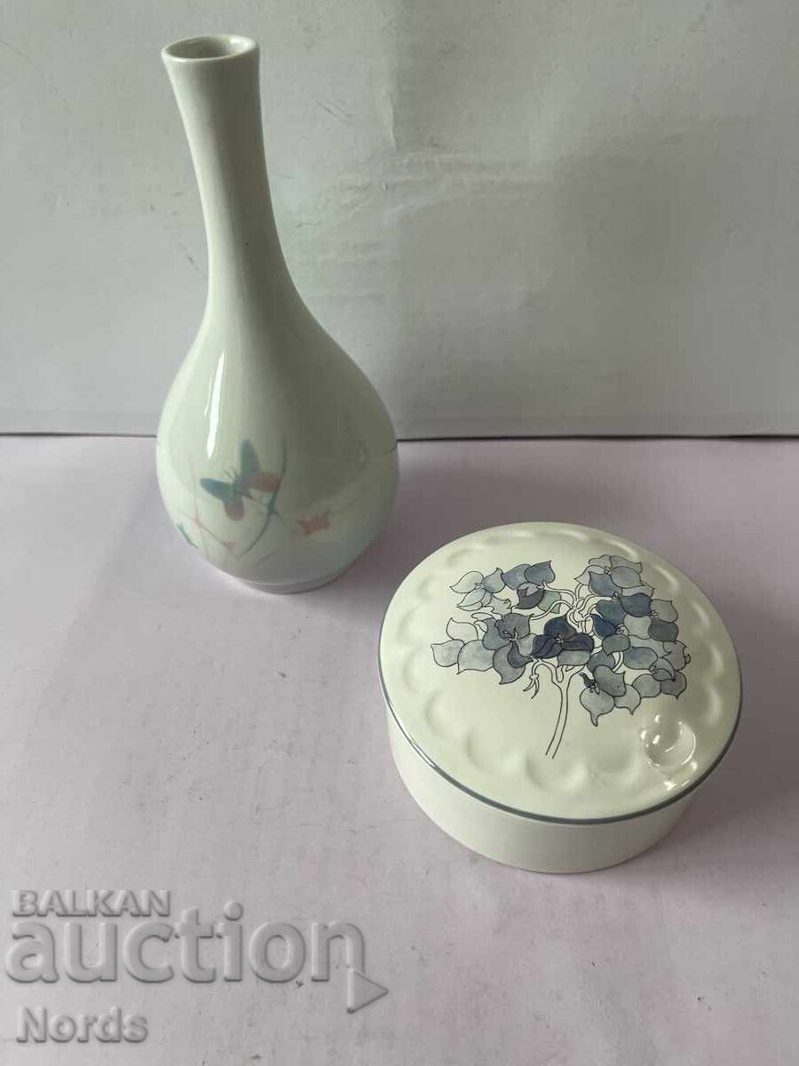 Лот вазичка и бижутерка с цена 7.05 лв. | € 3.60 Лот вазичка и бижутерка с цена 7.05 лв. | € 3.60