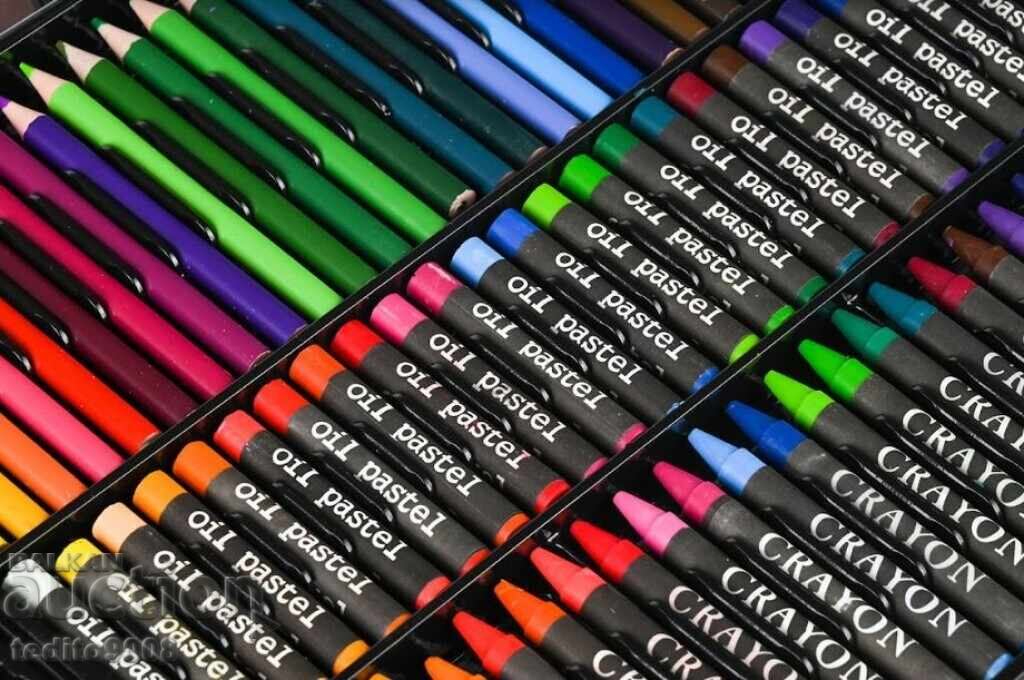 Delivery of Painting set 150 pieces Delivery of Painting set 150 pieces