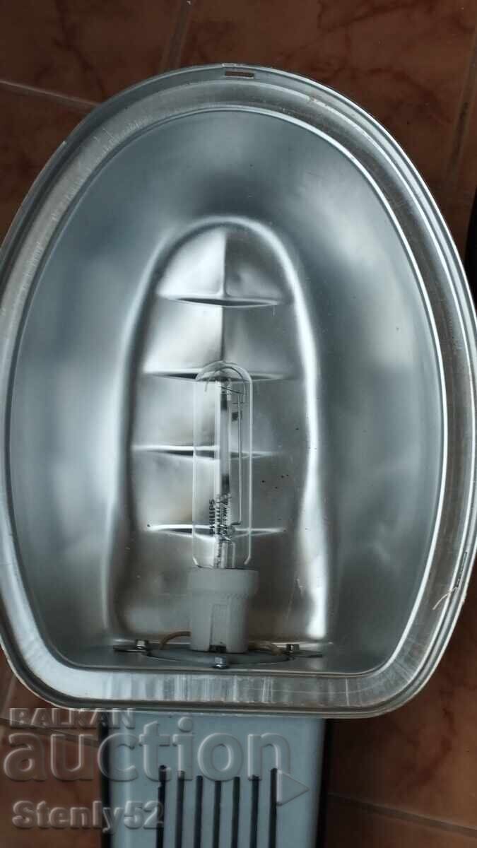 Παλιό φανάρι δρόμου από την εποχή του σοσιαλισμού - 6