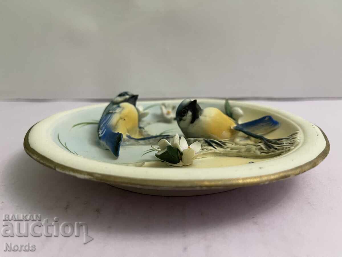 O farfurie frumoasa cu marcaje cu preț 36.00 BGN | € 18.41 O farfurie frumoasa cu marcaje cu preț 36.00 BGN | € 18.41