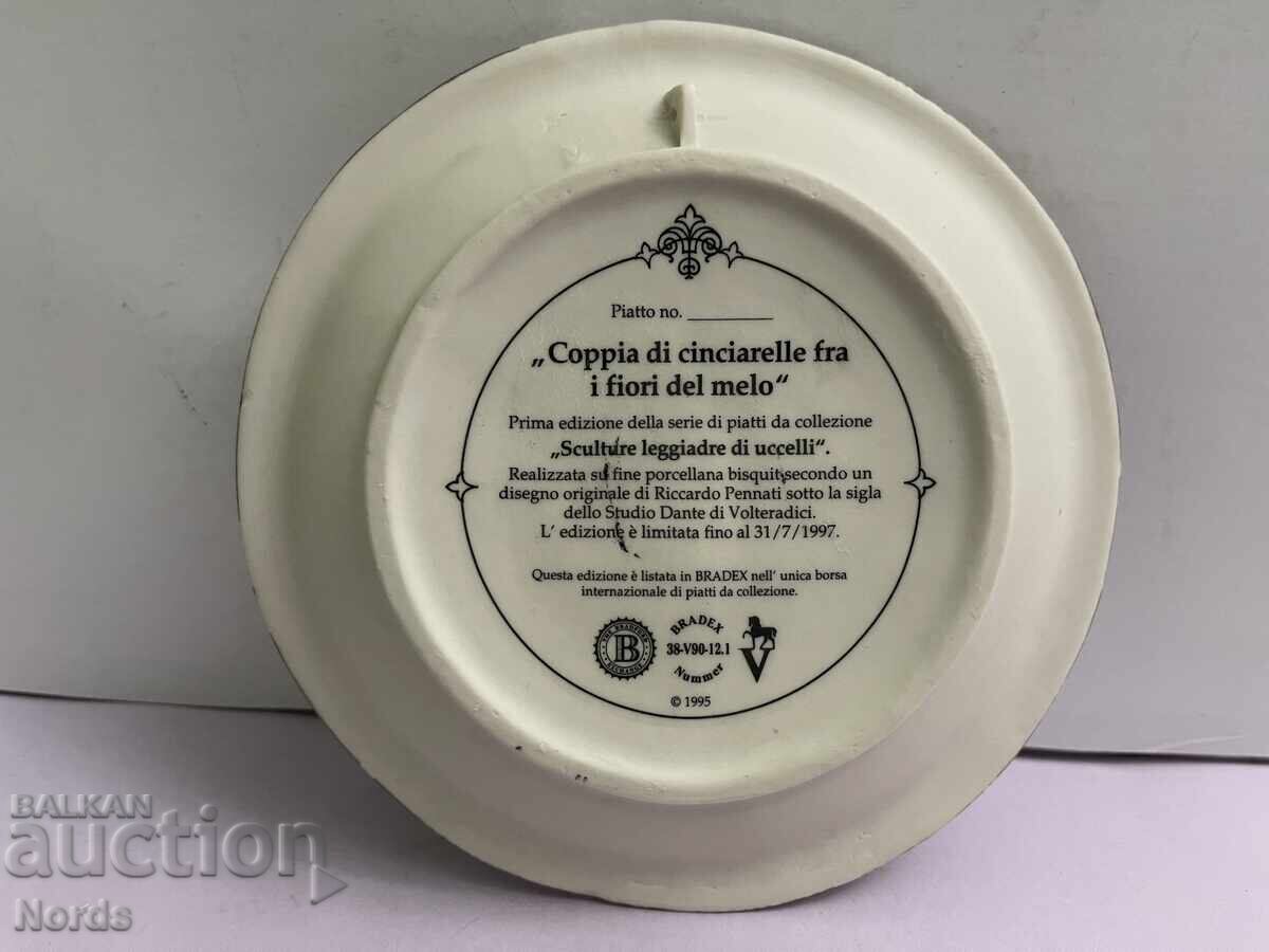 Livrarea O farfurie frumoasa cu marcaje Livrarea O farfurie frumoasa cu marcaje