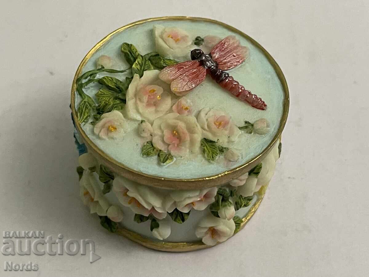 Όμορφα κοσμήματα με τιμή 6.01 BGN | € 3.07 Όμορφα κοσμήματα με τιμή 6.01 BGN | € 3.07