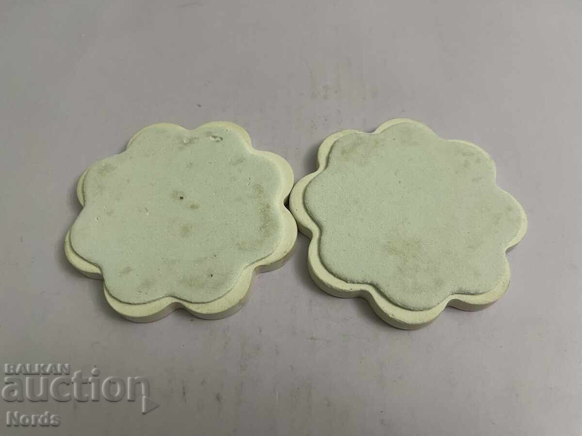 Доставка на Красиви порцеланови подложки Доставка на Красиви порцеланови подложки