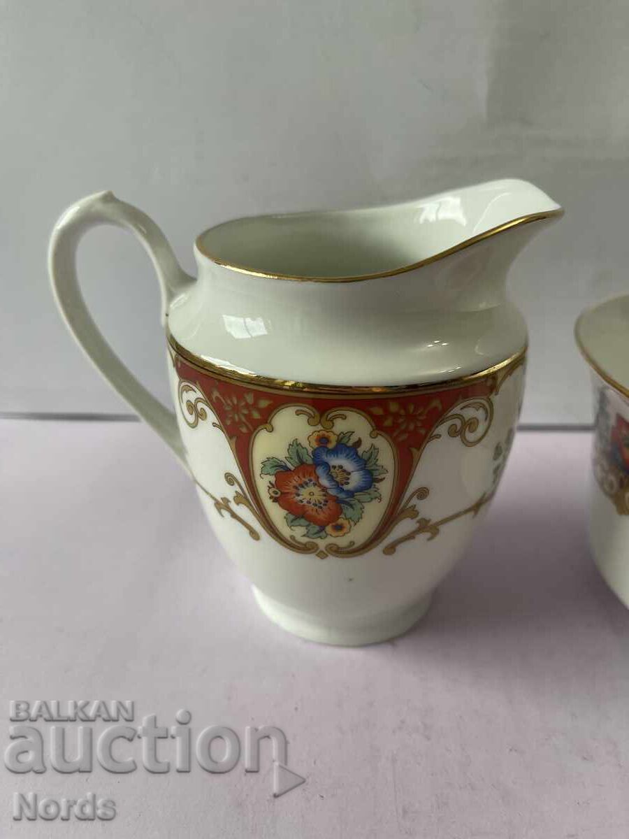 Cehoslovacia Lot de porțelan frumos cu preț 13.66 BGN | € 6.98 Cehoslovacia Lot de porțelan frumos cu preț 13.66 BGN | € 6.98