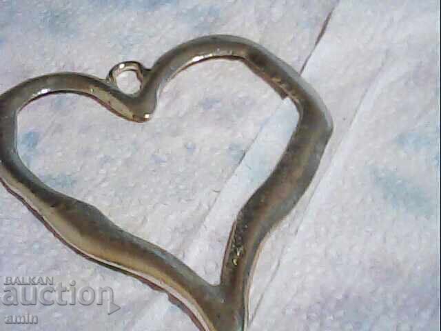 Delivery of Beaded hearts for a necklace