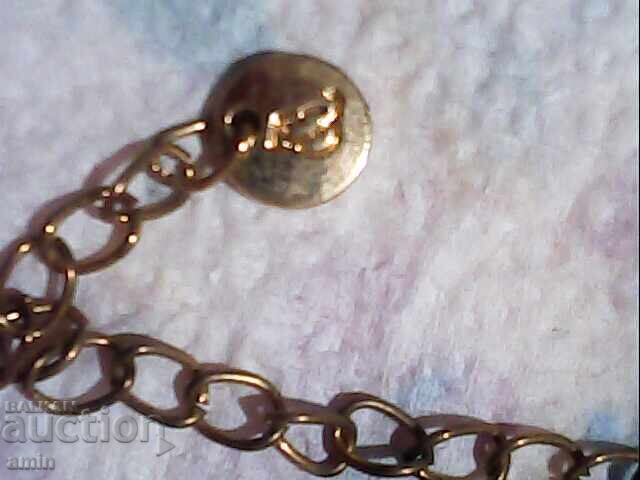 Delivery of beautiful necklace