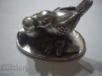 Două păsări îndrăgostite