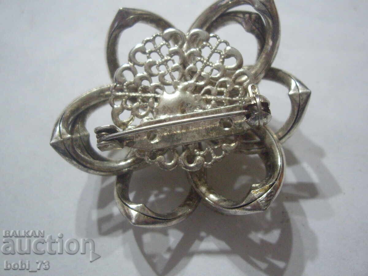 Old brooch. with price 30.00 BGN | € 15.34 Old brooch. with price 30.00 BGN | € 15.34