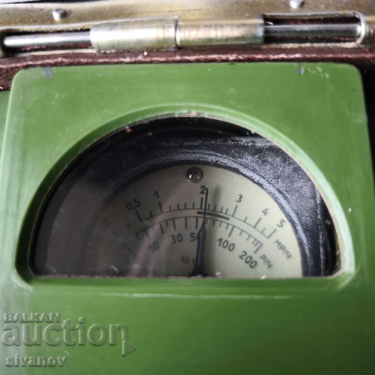 Licitație Vechi dozimetru sovietic DP-5V, contor Geiger, funcționează #6217