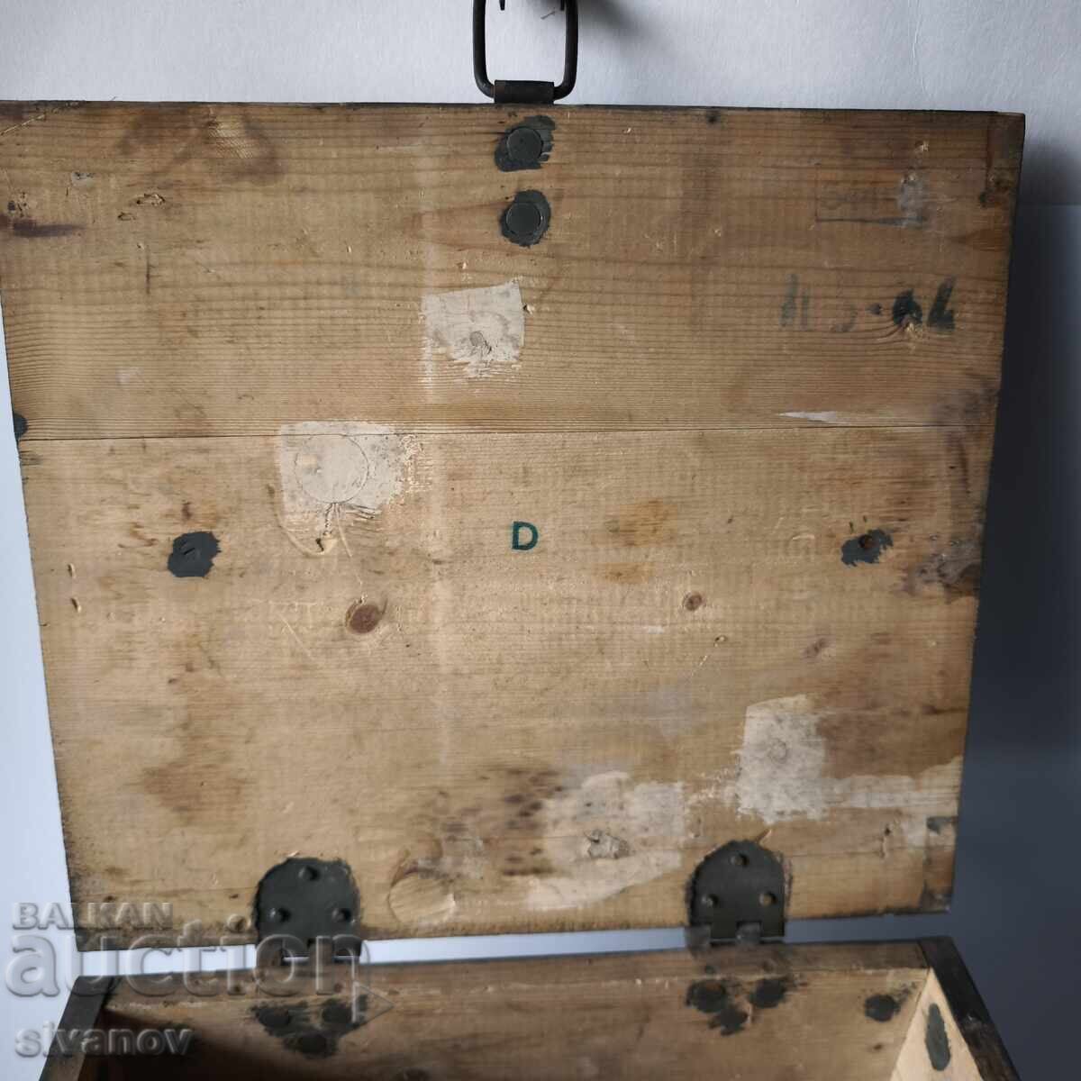 Livrarea Ladă militară veche din lemn pentru cartușe #6218