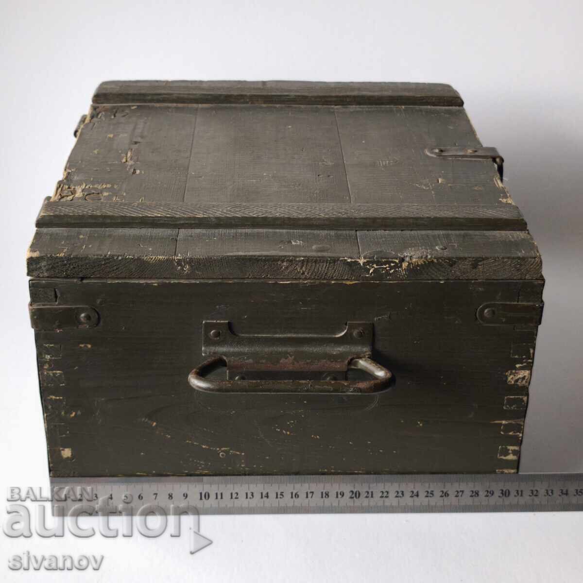 Ladă militară veche din lemn pentru cartușe #6218 - 6