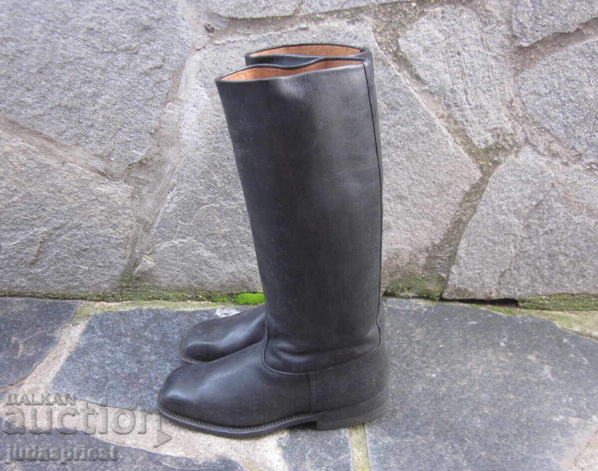 Παλιά Βουλγάρικα γκαρντιακά άρβυλα για στολή φρουράς με τιμή 180.00 BGN | € 92.03 Παλιά Βουλγάρικα γκαρντιακά άρβυλα για στολή φρουράς με τιμή 180.00 BGN | € 92.03