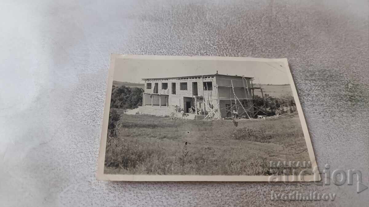 Fotografie Clădire Nouă cu Două Etaje