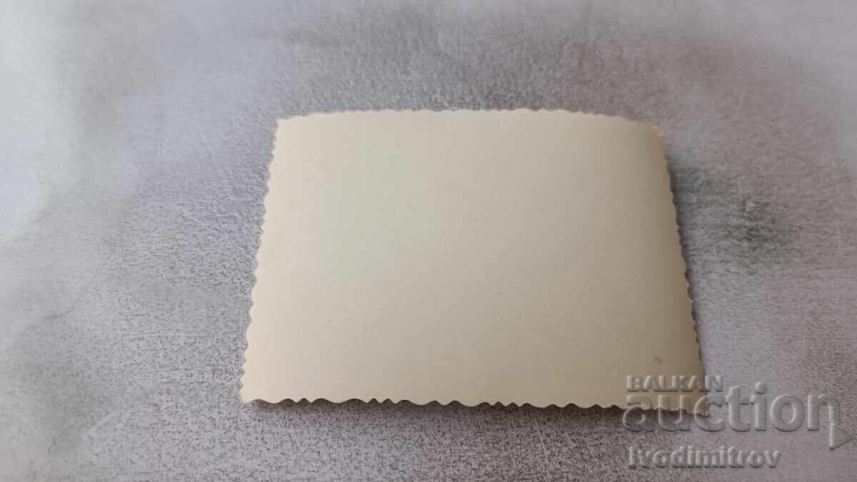 Снимка Офицер и двама мъже над града с цена 1.85 лв. | € 0.95 Снимка Офицер и двама мъже над града с цена 1.85 лв. | € 0.95