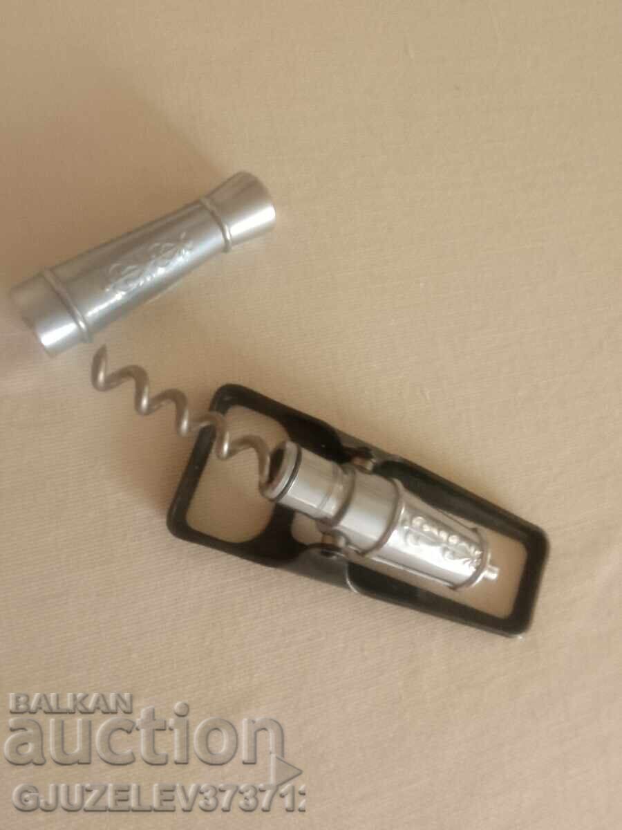 Licitație Tirbușon și deschizător de sticle rusești vechi