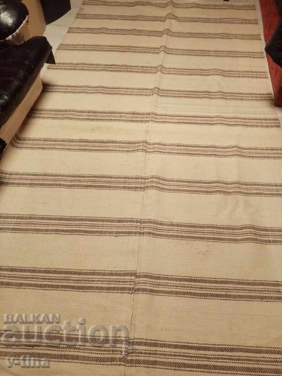 Covor țesut vechi din lână