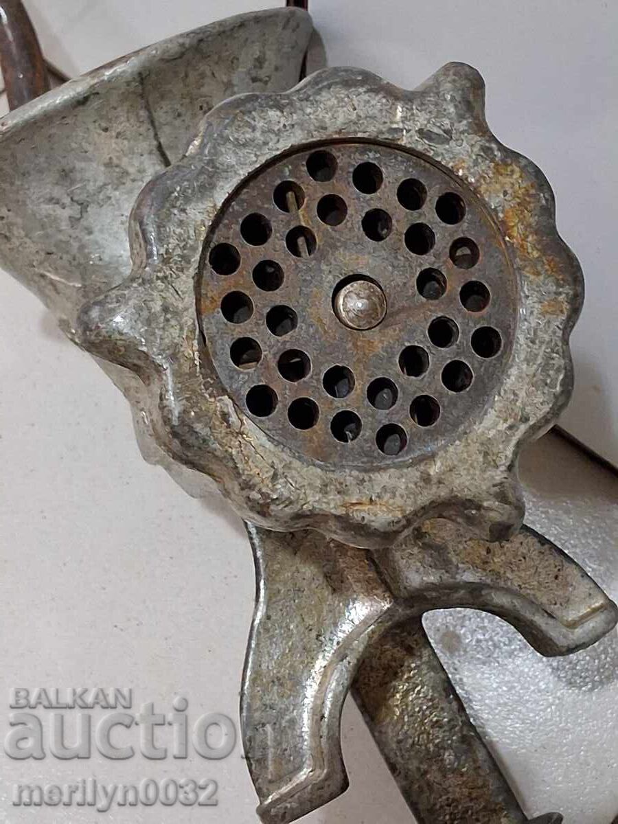 Παράδοση Παλιά κρεατομηχανή, μύλος Παράδοση Παλιά κρεατομηχανή, μύλος