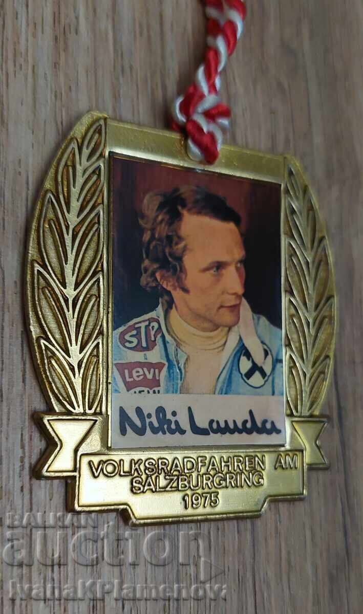 Delivery of Pilot Formula Medal Badge for Connoisseurs Delivery of Pilot Formula Medal Badge for Connoisseurs