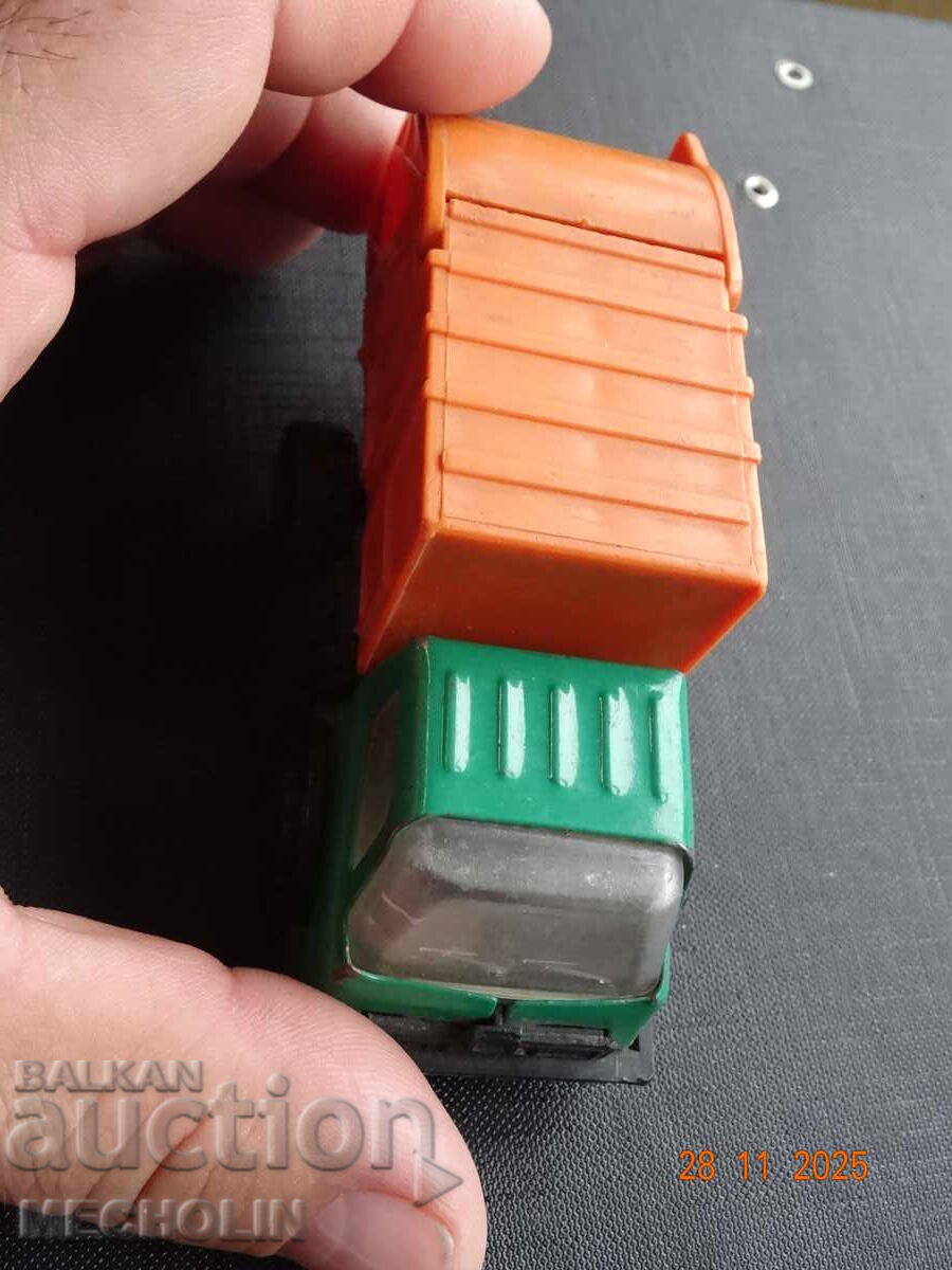 OLD metal cart TRASH TRUCK - 6 OLD metal cart TRASH TRUCK - 6