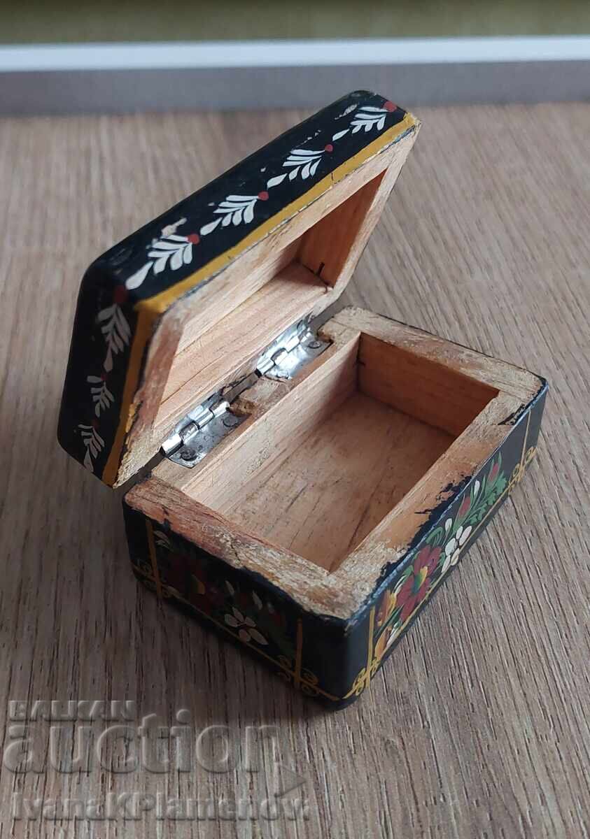 Livrarea Cutie vintage din lemn pentru colecționari