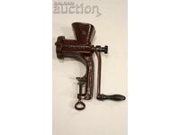 Mașină de tocat carne manuală - fără cuțit în interior